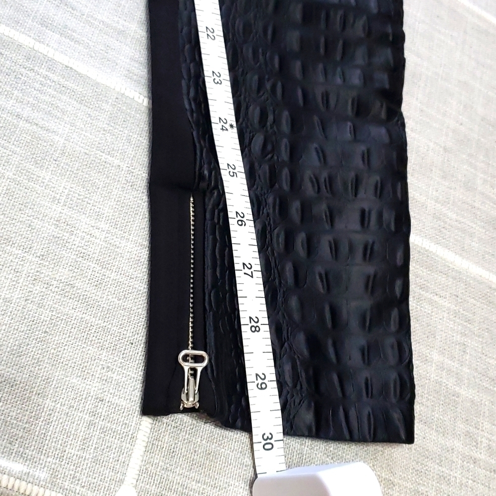 Maje Croc Embossed Skinny Pants Zip Ankle, Color Black, Size 36 - Picture 9 of 16